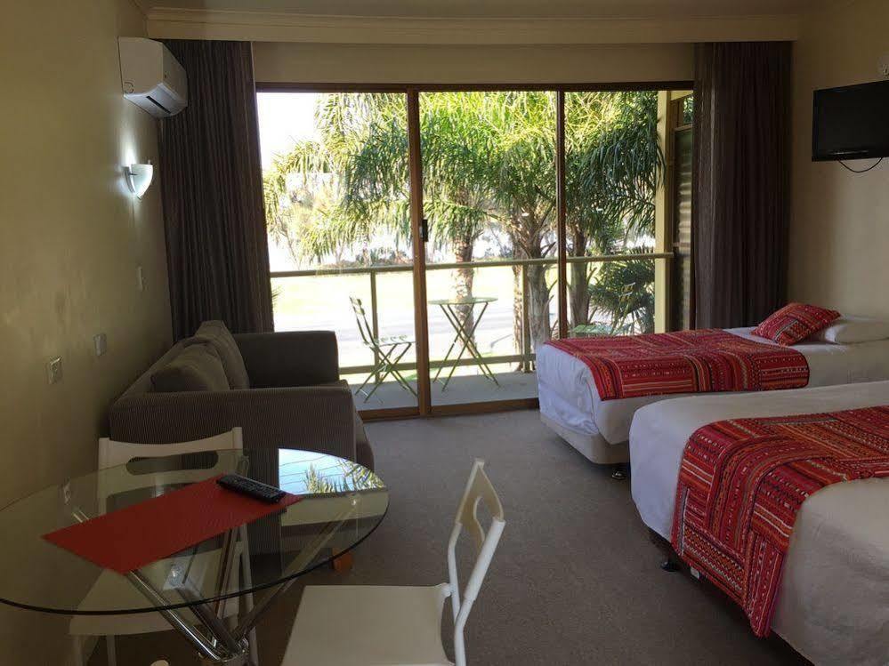 לייקס אינטרנס Abel Tasman Waterfront Motel מראה חיצוני תמונה